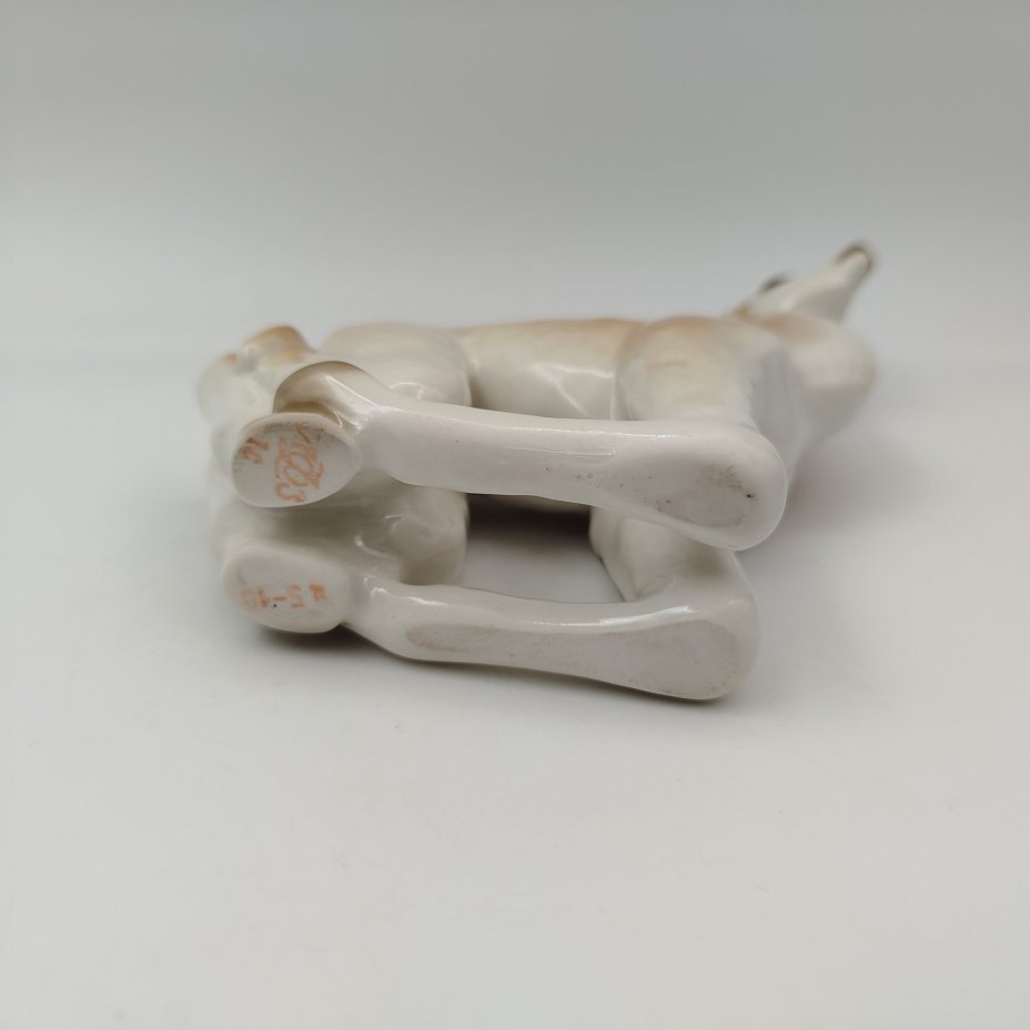 Статуэтка "Верблюд", фарфор, аэрография, Ленинградский фарфоровый завод (ЛФЗ), СССР, 1970-1992 гг.