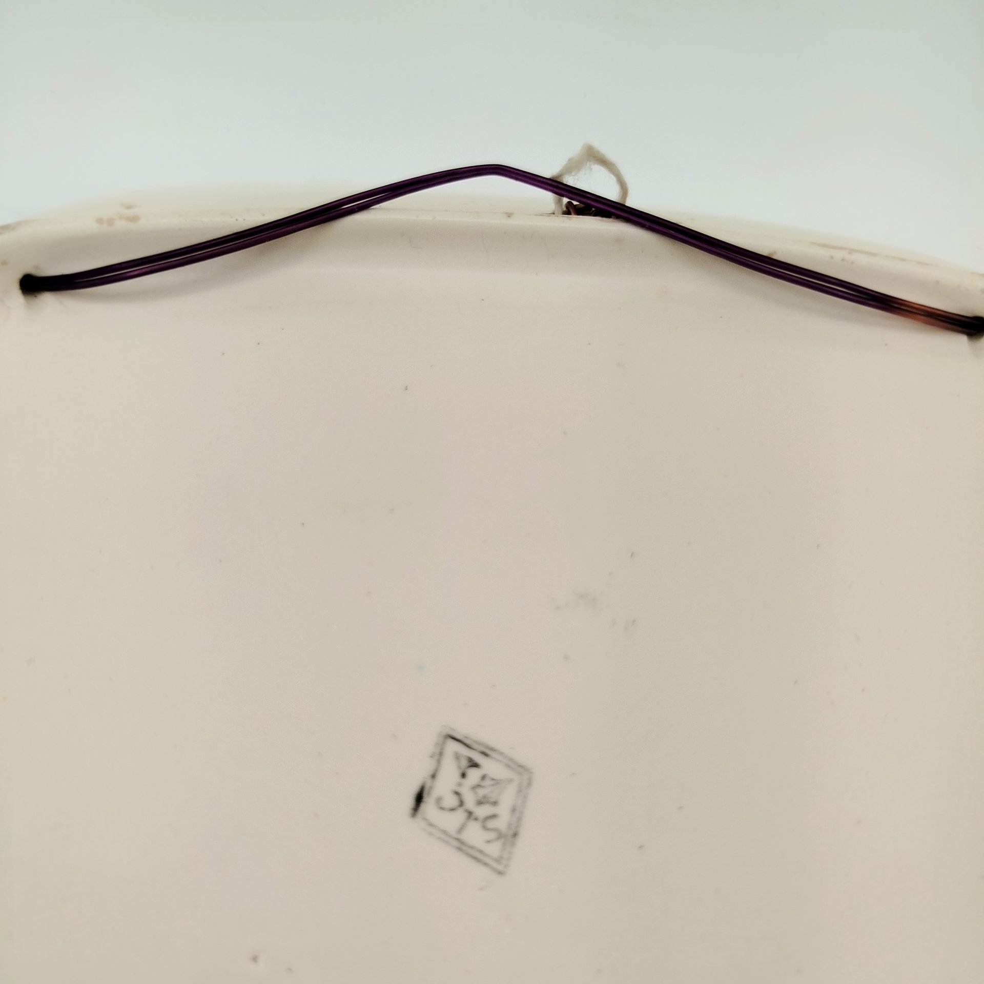 Блюдо декоративное настенное, украшенное изображением альпийского пейзажа, фаянс, роспись, Италия, 1970-1990 гг.