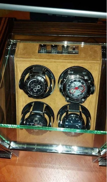 Шкатулка для часов с автоподзаводом для 4 часов