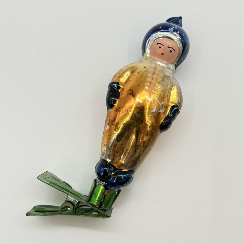 Ёлочная игрушка на прищепке "Космонавт", стекло, краска, металл, СССР, 1950-1970 гг.