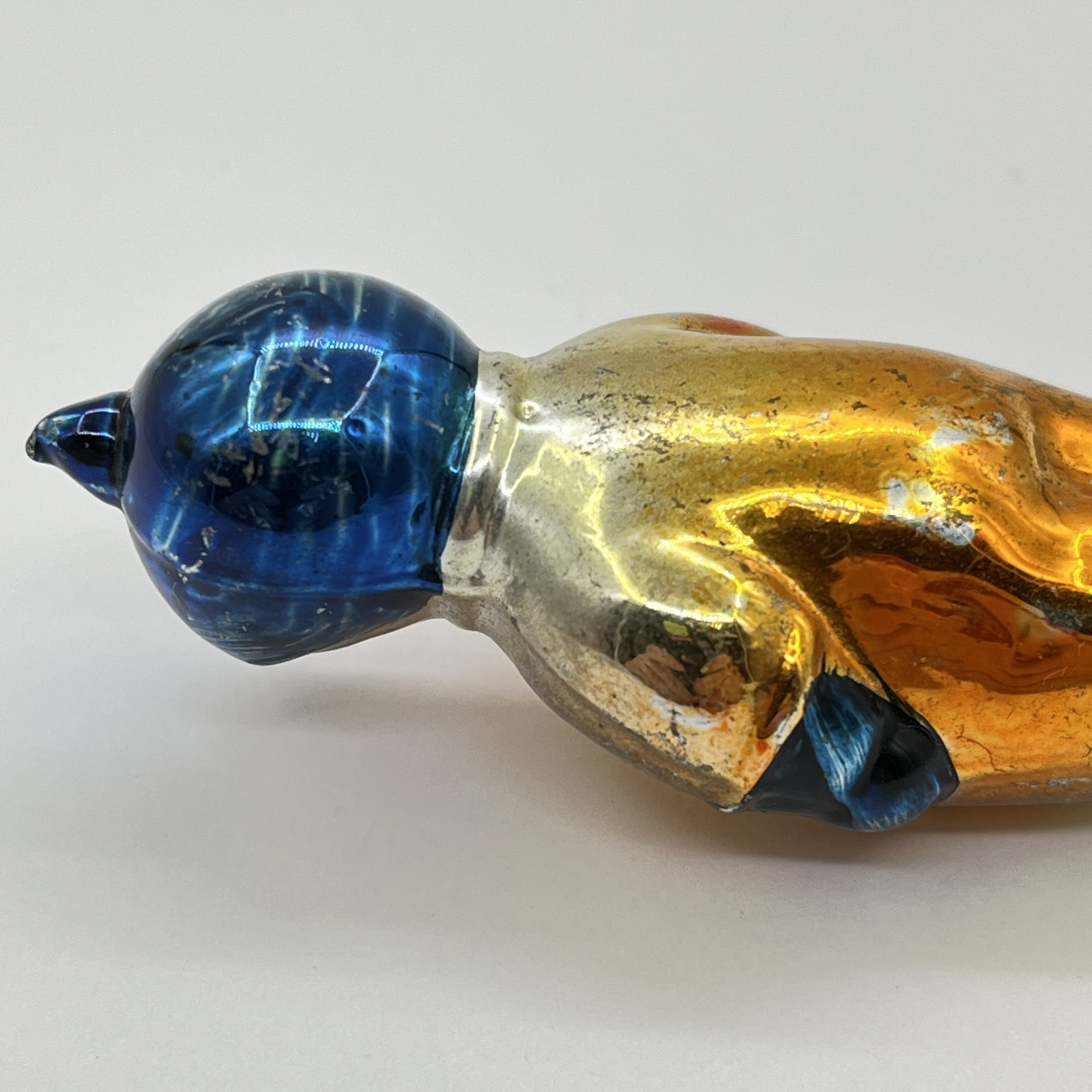 Ёлочная игрушка на прищепке "Космонавт", стекло, краска, металл, СССР, 1950-1970 гг.
