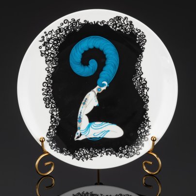 Тарелка декоративная "Два" (из коллекции "Цифры" по эскизу Эрте), фарфор, деколь, Япония, 1986 г.