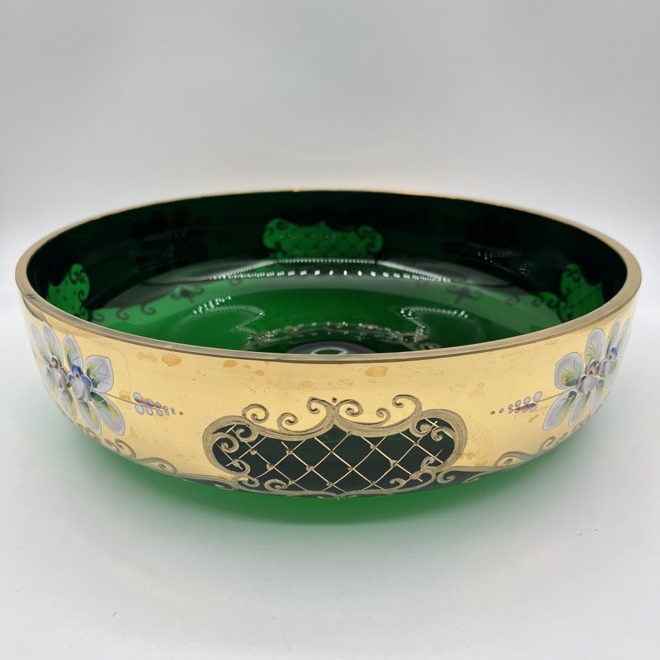Фруктовница зеленого оттенка, украшенная растительным декором, Bohemia Crystal (Bohemia Glass)