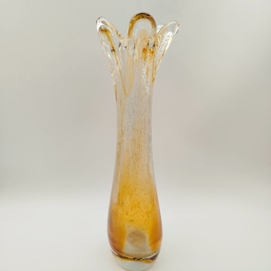Ваза янтарного оттенка с эффектом "бульгазе", стекло, СССР, 1970-1990 гг.