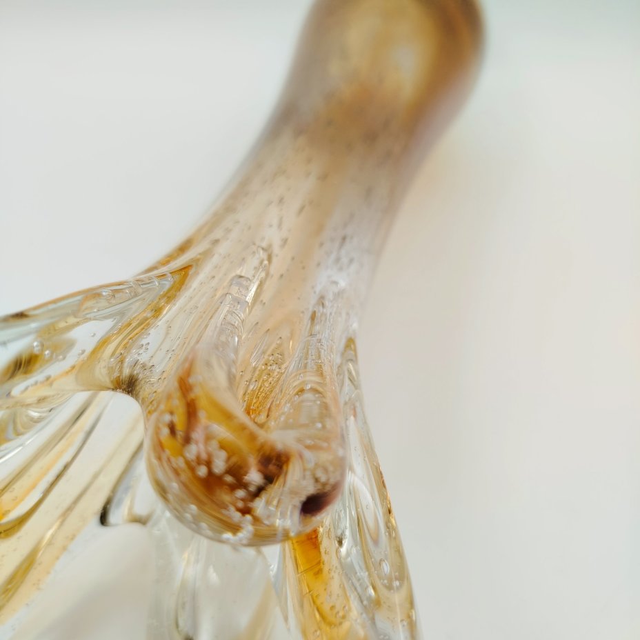 Ваза янтарного оттенка с эффектом "бульгазе"
