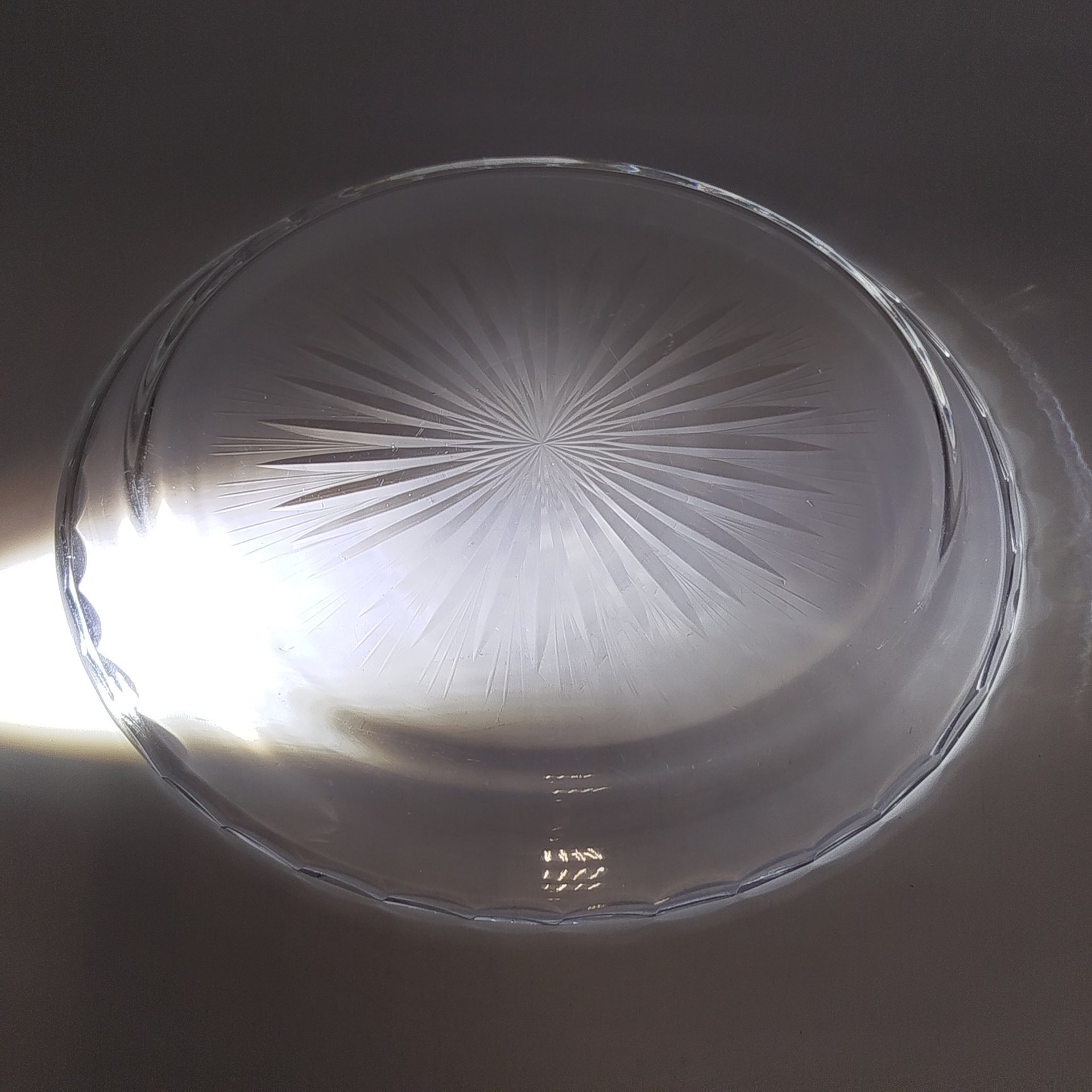 Блюдо (поднос) с резным декором, стекло, пресс, резьба, СССР, 1970-1990 гг.