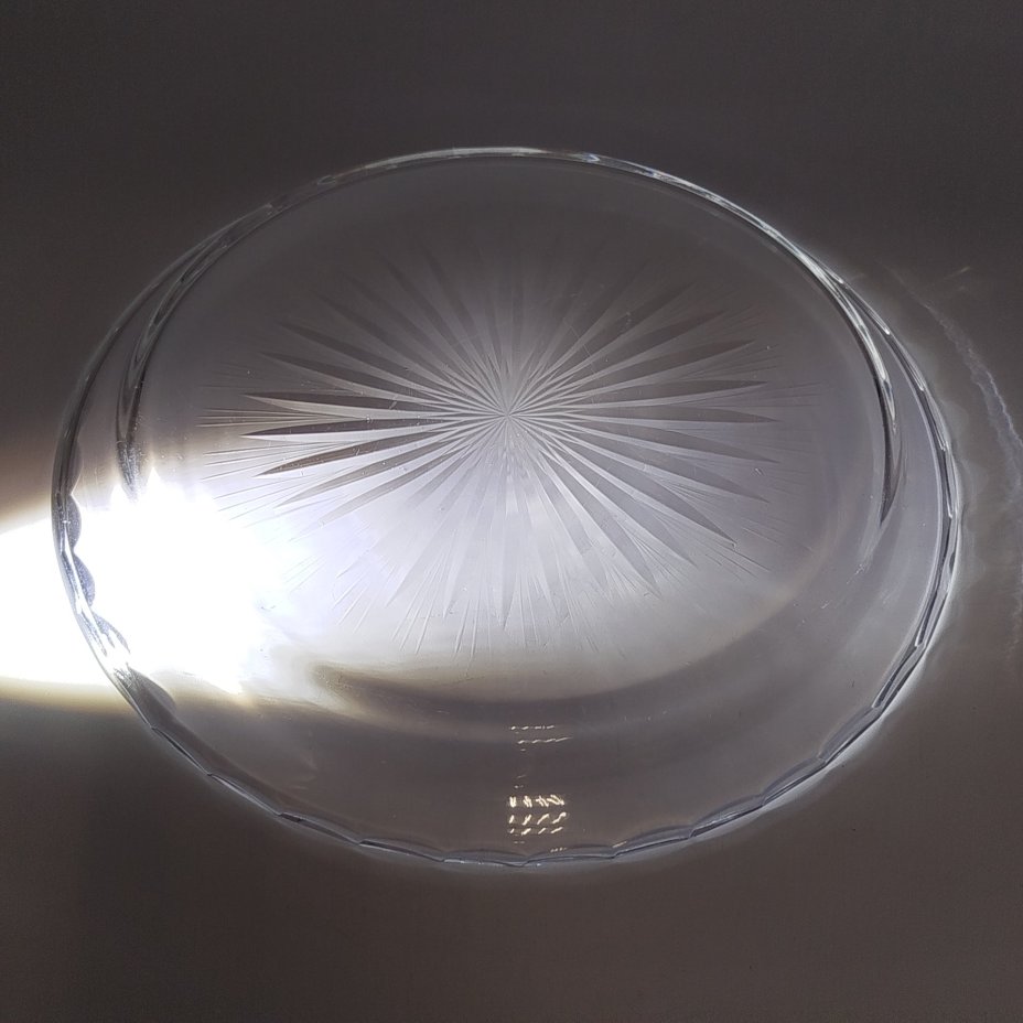 Блюдо (поднос) с резным декором