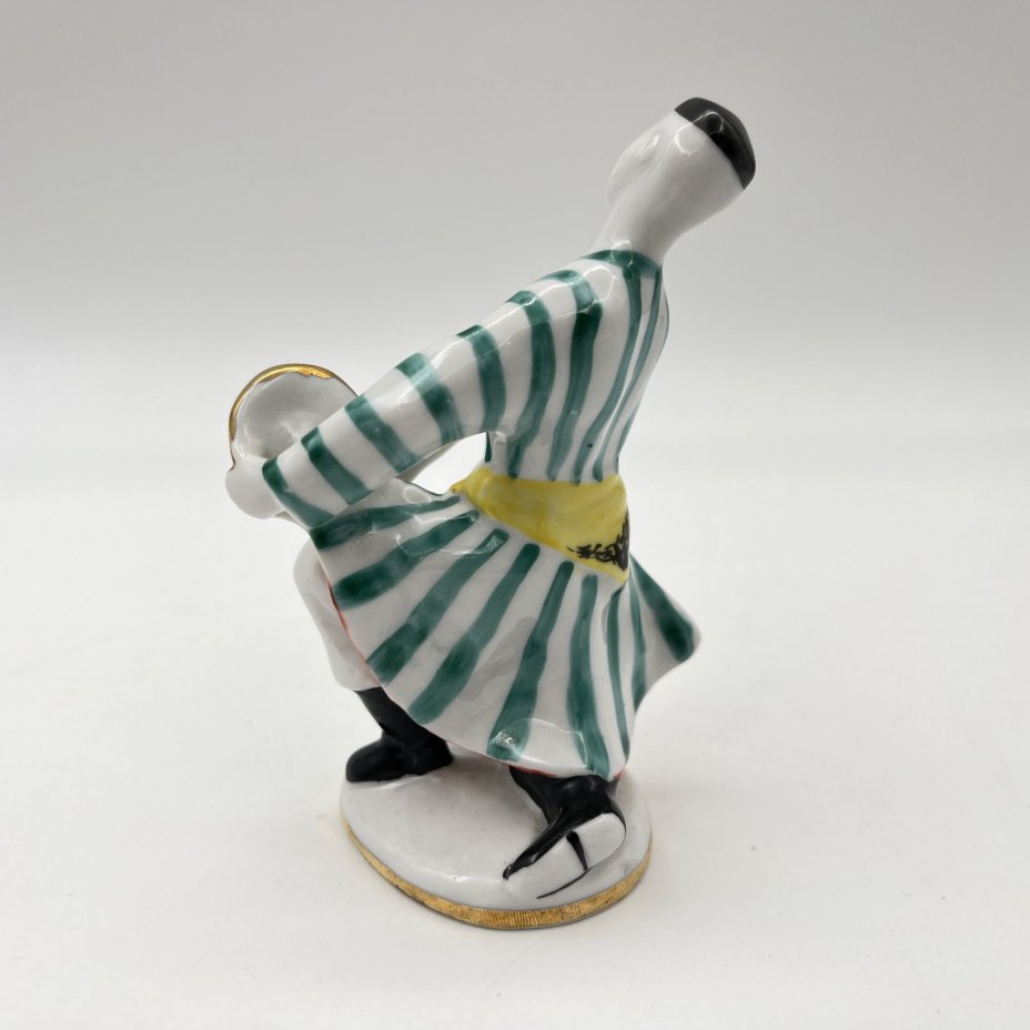 Статуэтка «Узбек с бубном», скульптор Велихова С.Б., художник Блак Л.К.