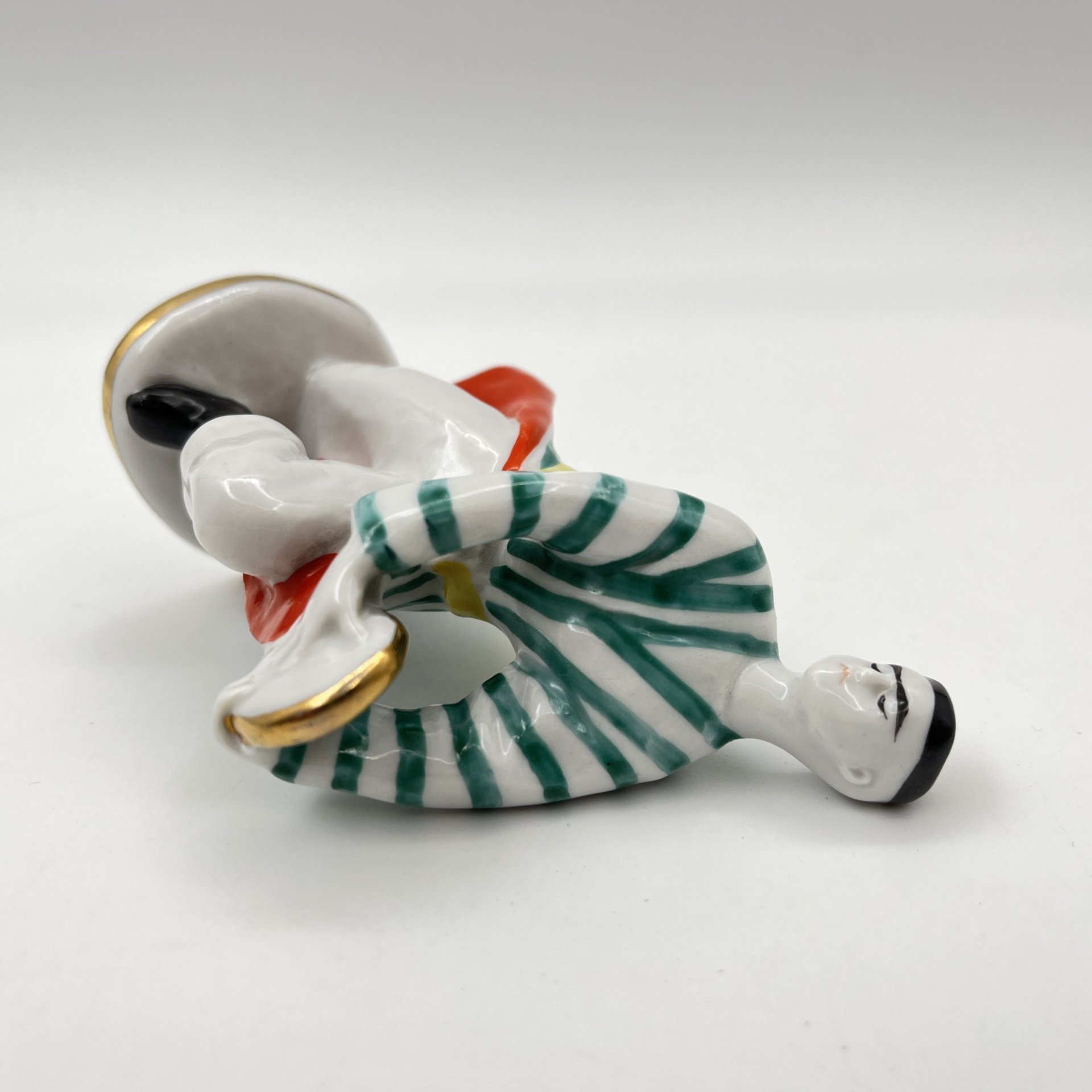 Статуэтка «Узбек с бубном», скульптор Велихова С.Б., художник Блак Л.К.