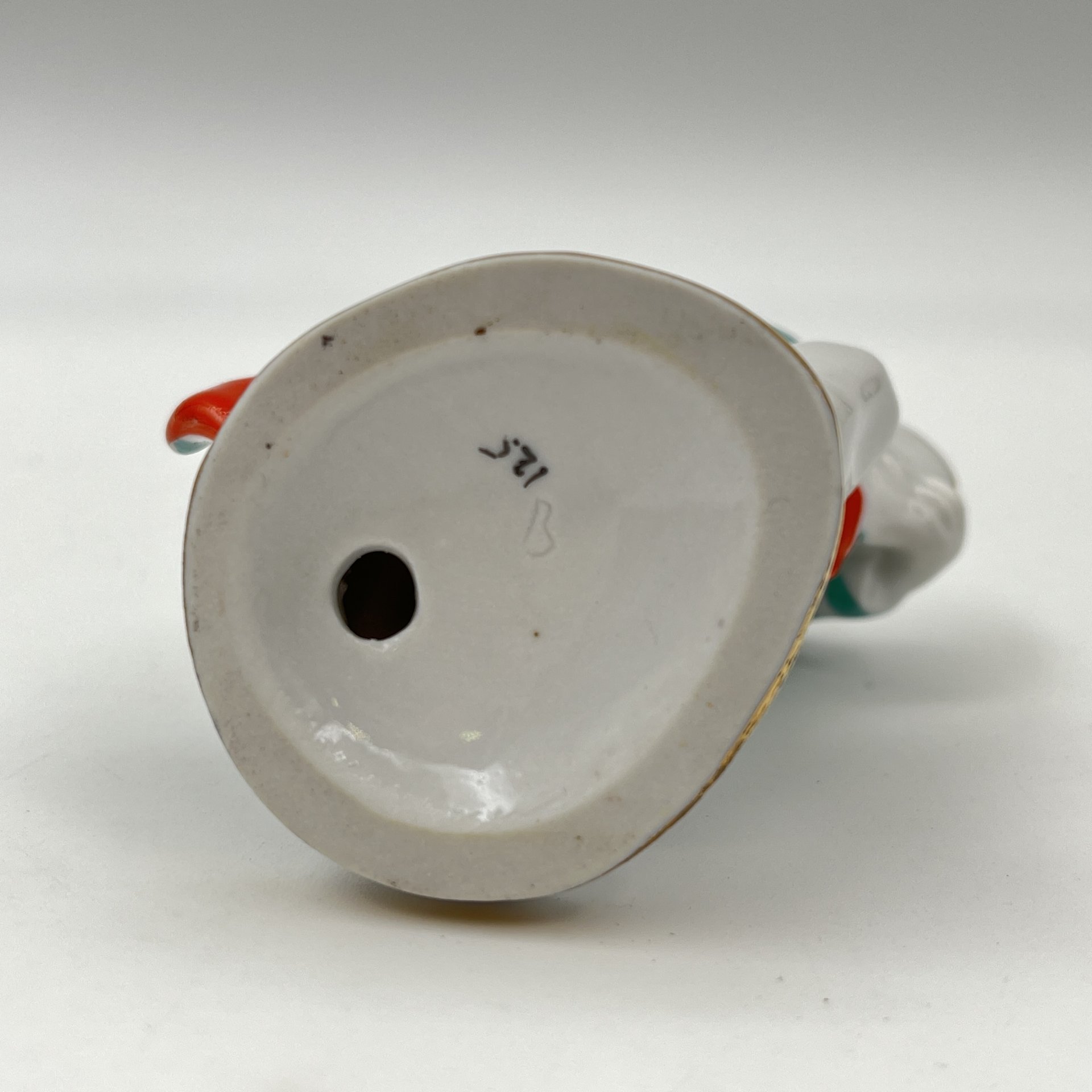 Статуэтка «Узбек с бубном», скульптор Велихова С.Б., художник Блак Л.К.