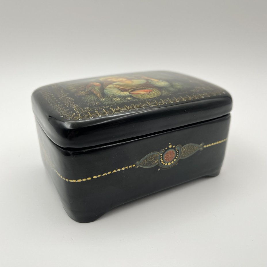 Шкатулка с лаковой миниатюрой "По малину", автор Е. Краснов, Палех