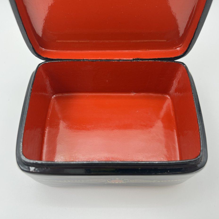 Шкатулка с лаковой миниатюрой "По малину", автор Е. Краснов, Палех