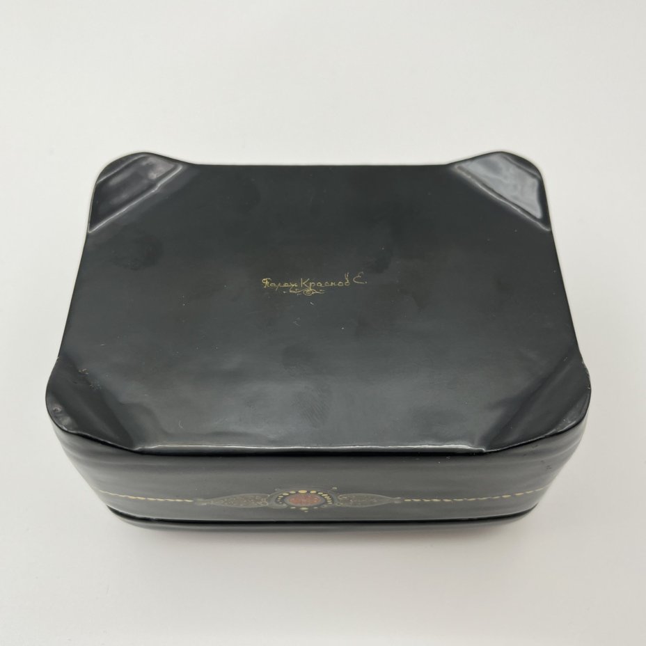 Шкатулка с лаковой миниатюрой "По малину", автор Е. Краснов, Палех