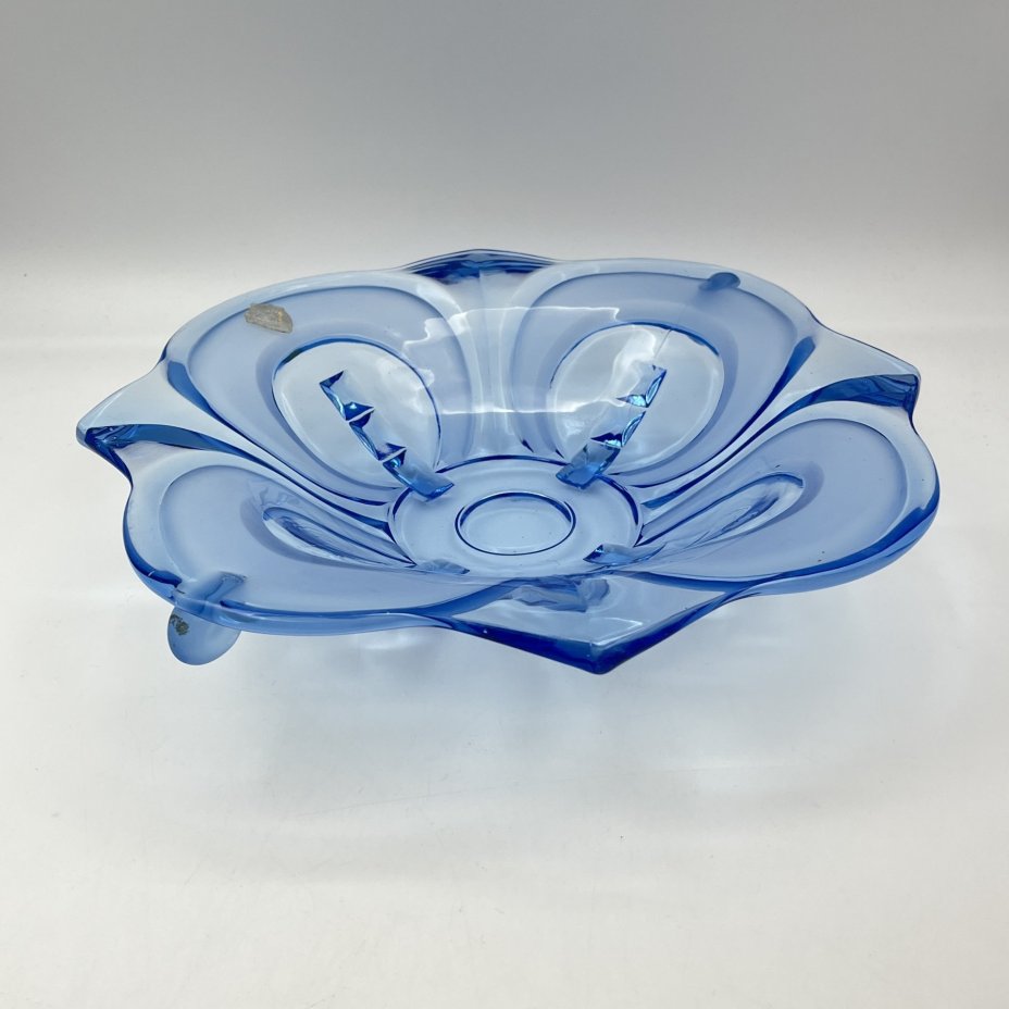Блюдо (фруктовница) синего оттенка рельефным декором, August Walther & Söhne AG, цветное стекло, Германия, 1930-1950 гг.