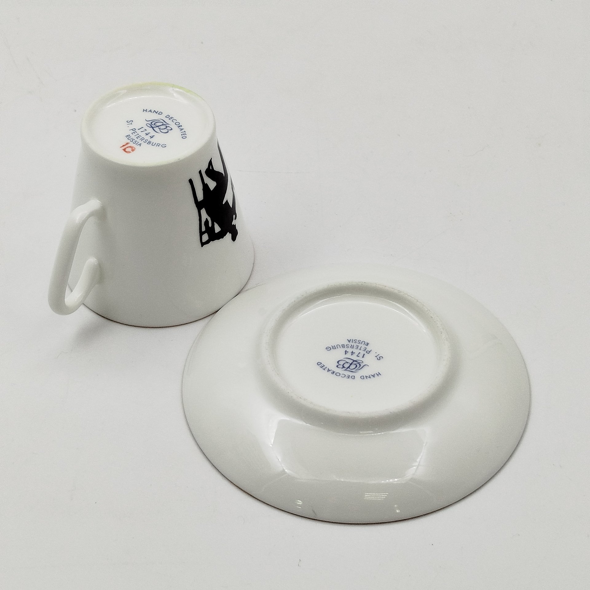 Кофейная пара "Гость", ф. Черный кофе, автор рисунка Русаков С.К., автор формы Криммер Э.М.