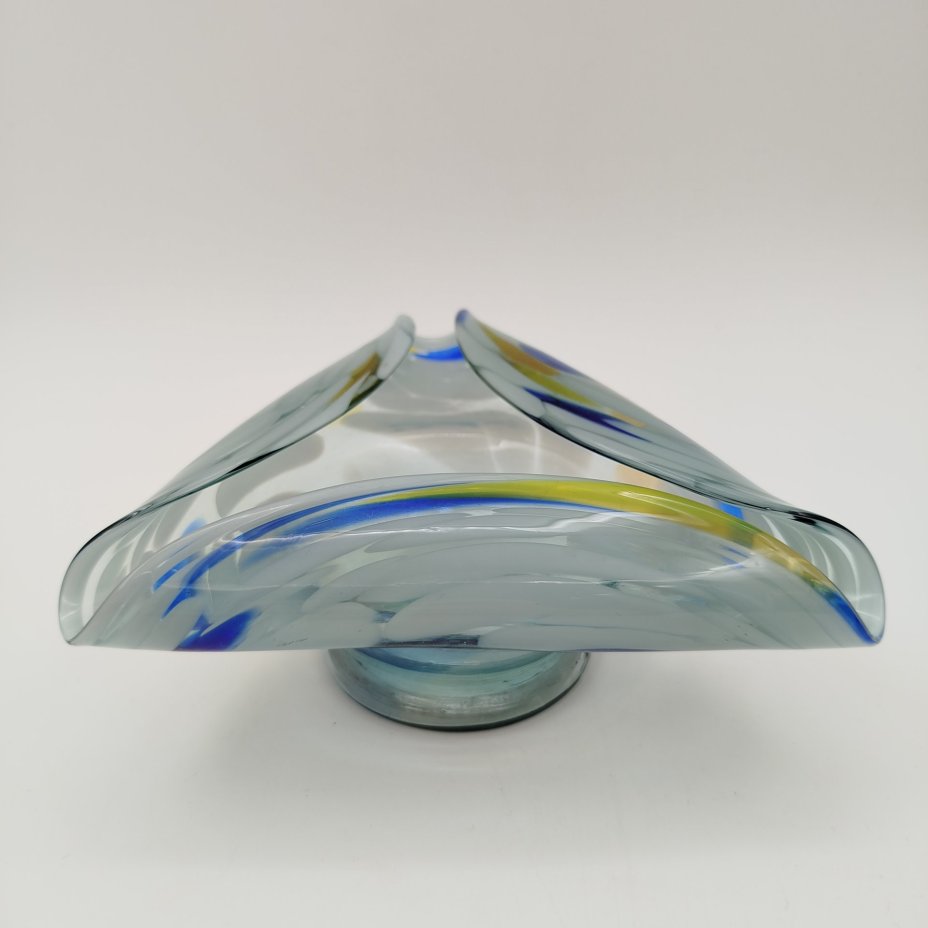 Пепельница оригинальной треугольной формы, стекло, гутная техника, СССР, 1960-1980 гг.