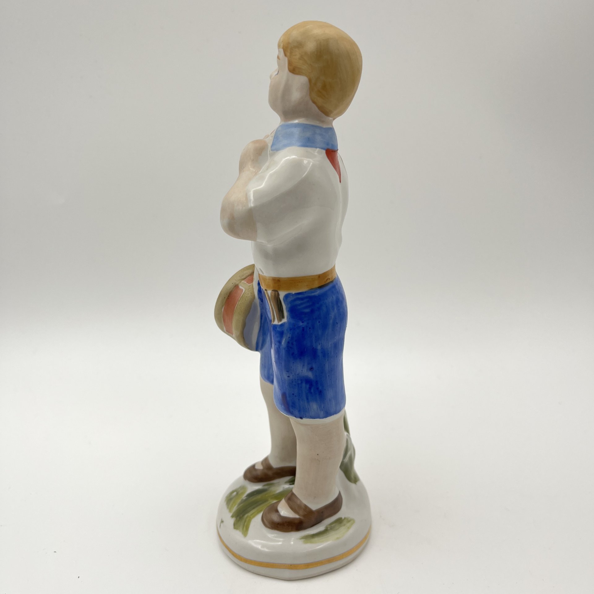 Статуэтка "Пионер с барабаном", фарфор, роспись, золочение, Полонский завод художественной керамики (Полонное ЗХК), Украина, 1980-2000 гг.