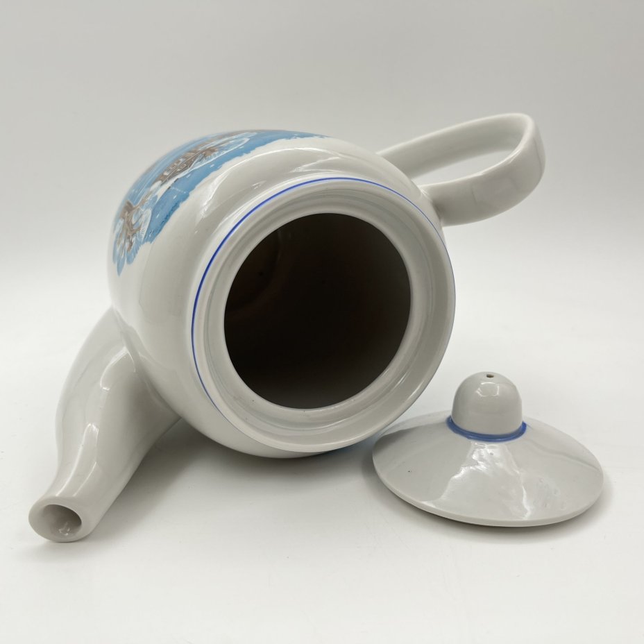 Кофейник "Зима", фарфор, крытье, деколь, Дмитровский фарфоровый завод (ДФЗ Вербилки), СССР, 1952-1992 гг.