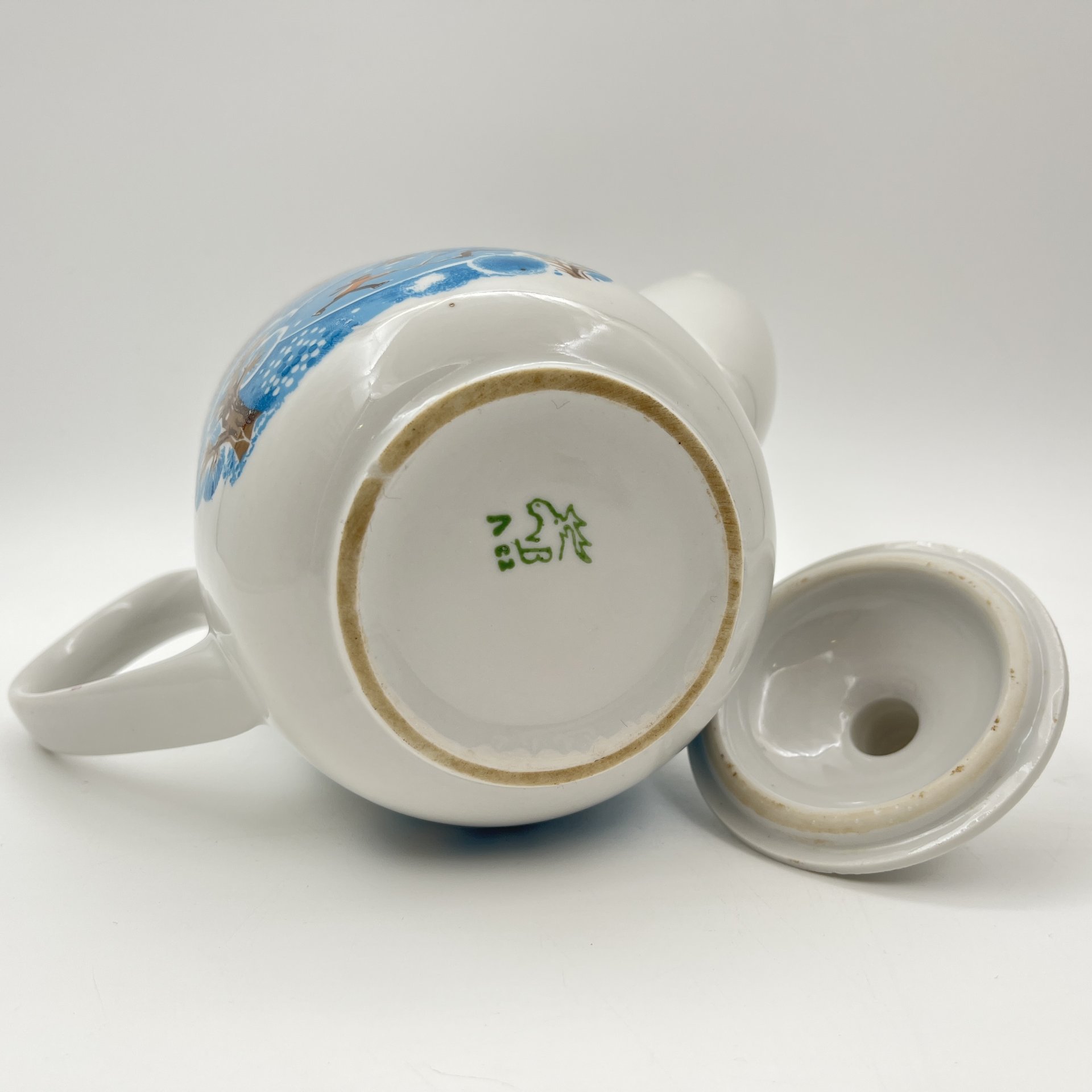 Кофейник "Зима", фарфор, крытье, деколь, Дмитровский фарфоровый завод (ДФЗ Вербилки), СССР, 1952-1992 гг.