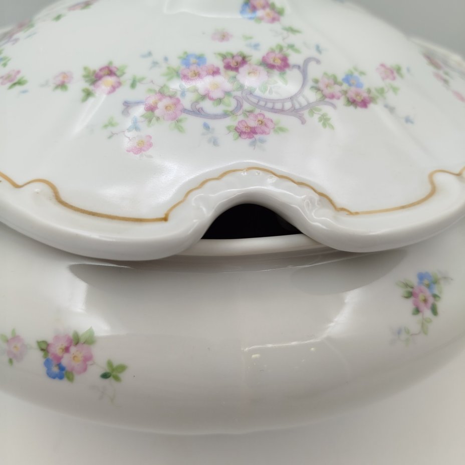 Супница "Katharina" с цветочным декором, фарфор, деколь, Weimar Porzellan (Веймарский фарфор), ГДР, 1924-1948 гг.