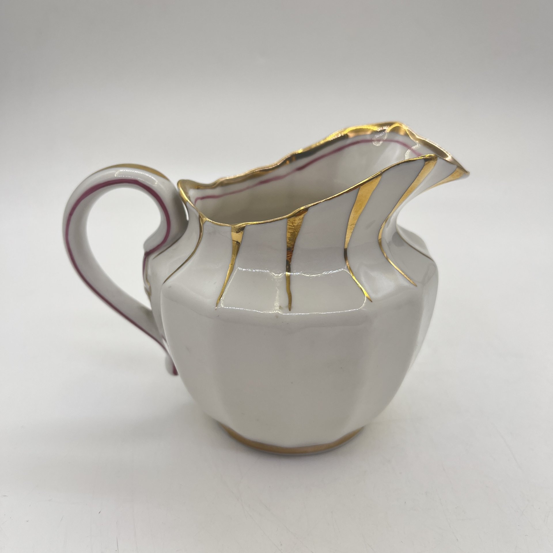 Молочник из сервиза "Золотая лента"