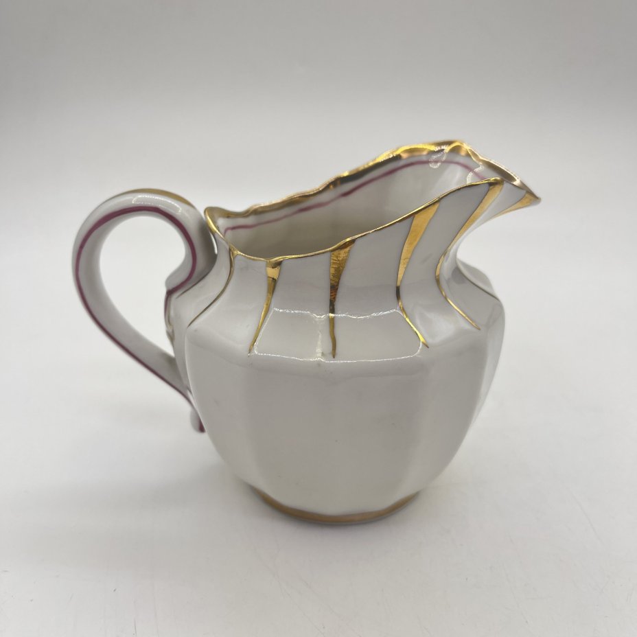 Молочник из сервиза "Золотая лента"