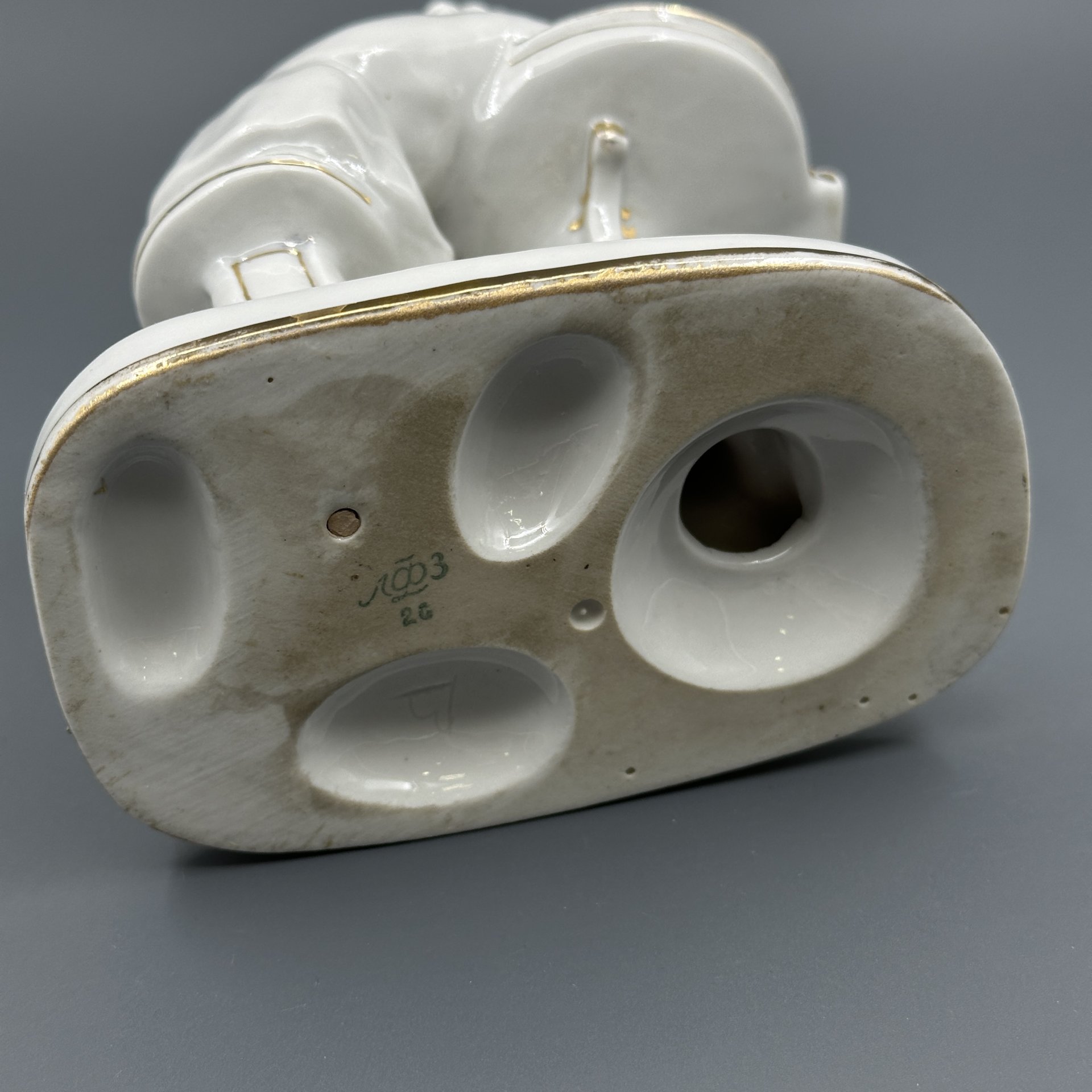 Статуэтка "Юный Пушкин", скульптор С.Б. Велихова, Ленинградский фарфоровый завод (ЛФЗ)