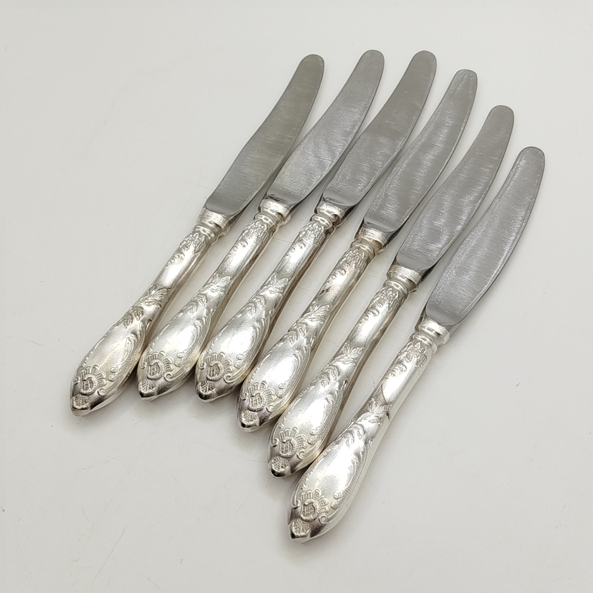 Набор из 6 десертных ножей "Пламя", мНЦ (медь-никель-цинк), Вольнянский завод столовых приборов им. Шевченко (ЗiШ, ЗиШ), СССР, 1970-1990 гг.