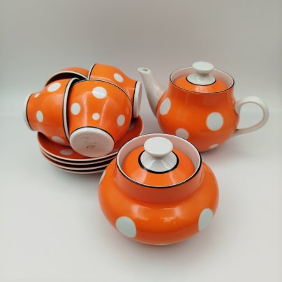 Сервиз чайный оранжевого цвета с декором в горошек, на 4 персоны (10 предметов), фарфор, крытье, обводка, золочение, Барановский фарфоровый завод, СССР, 1960-1970 гг.