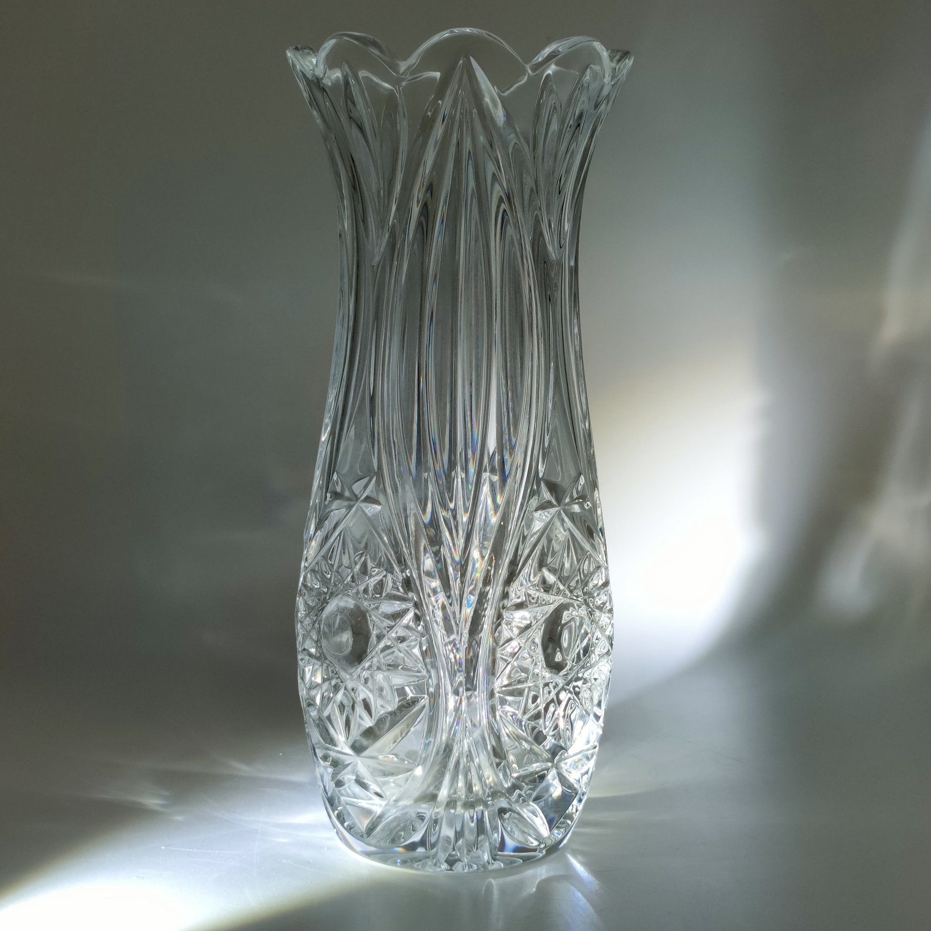 Вазочка для небольшого букета с геометрическим декором, хрусталь, алмазная грань, СССР, 1970-1990 гг.