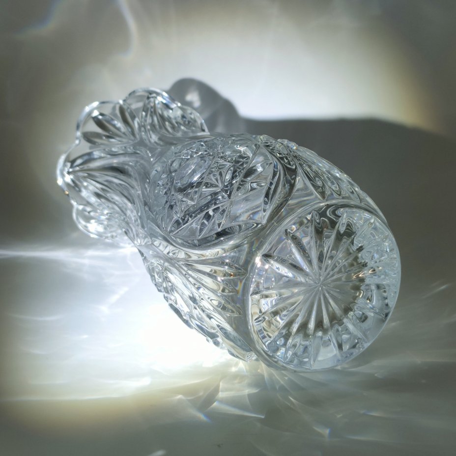 Вазочка для небольшого букета с геометрическим декором