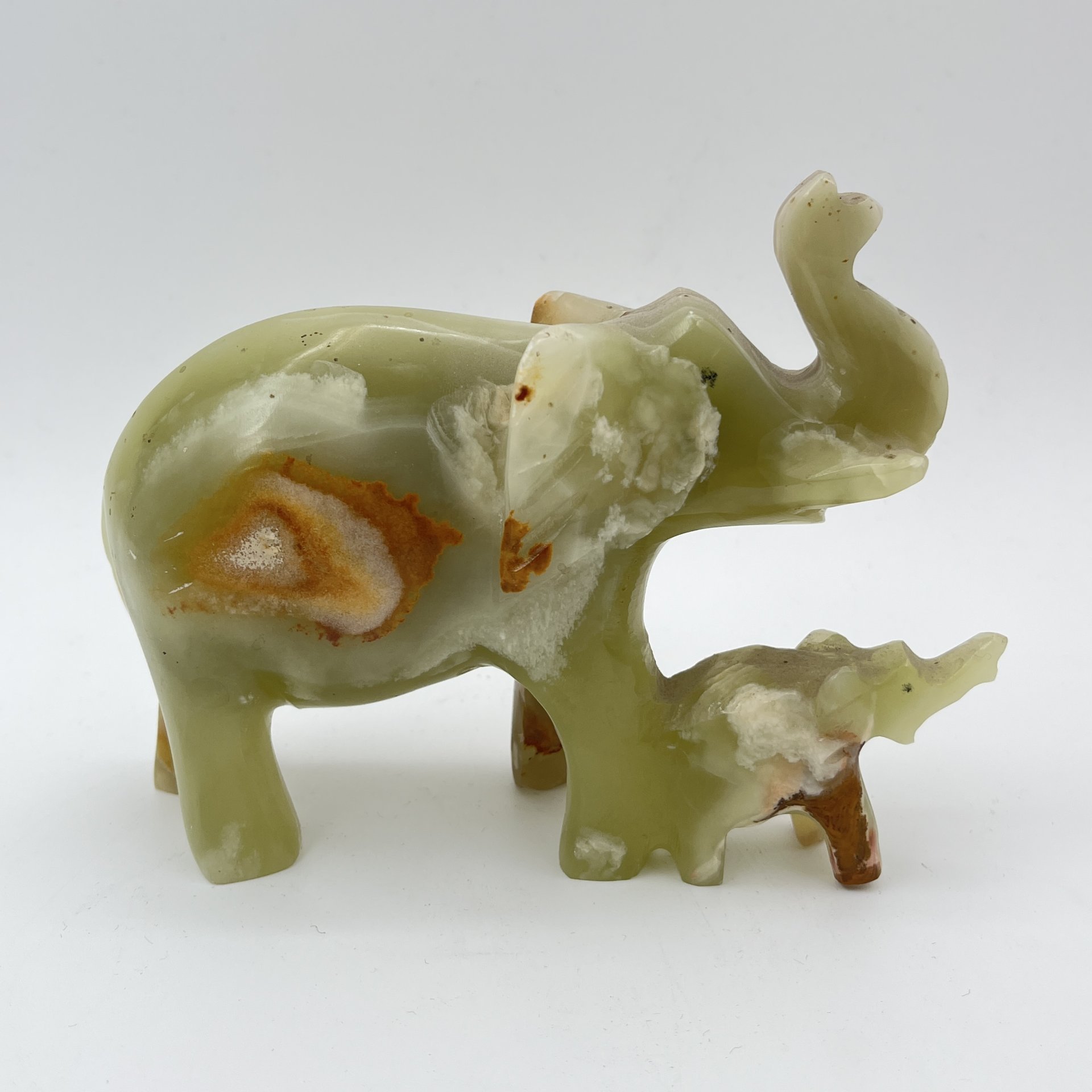 Статуэтка "Слон со слоненком", натуральный камень (оникс), резьба, Азия, 2000-2015 гг.