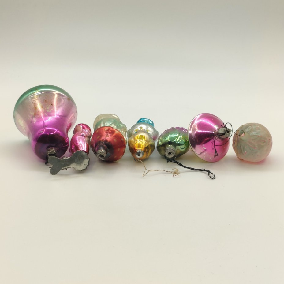 Набор ёлочных игрушек различных форм и расцветок (7 шт.)