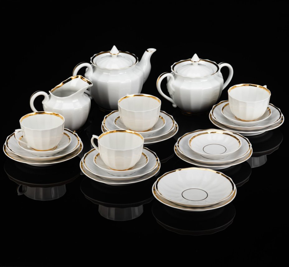 Сервиз чайный "Золотая лента" на 4 персоны (24 предмета), форма "Ампир", фарфор, золочение, Дмитровский фарфоровый завод (ДФЗ Вербилки), СССР, 1954-1965 гг.