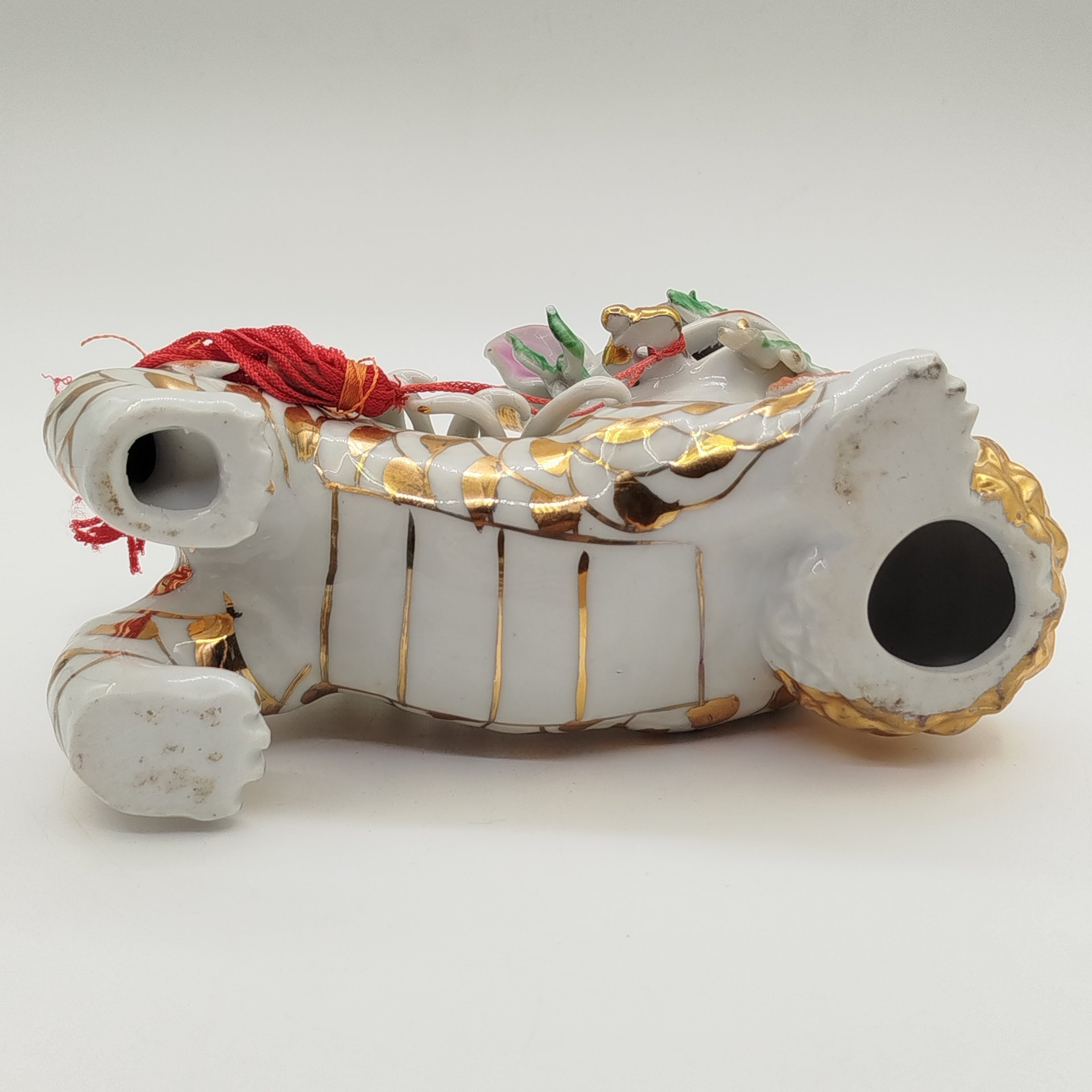 Статуэтка "Собака Фу" ("Небесный лев Будды"), фарфор, роспись, золочение, Китай, 1990-2010 гг.