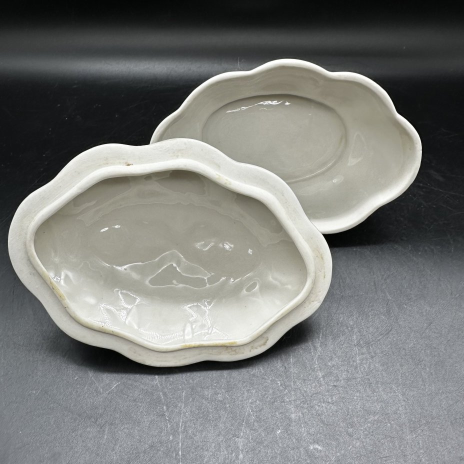 Шкатулка (сахарница, ёмкость для специй) с цветочным декором, фарфор, роспись, Объединение «Гжель», Объединение «Гжель»