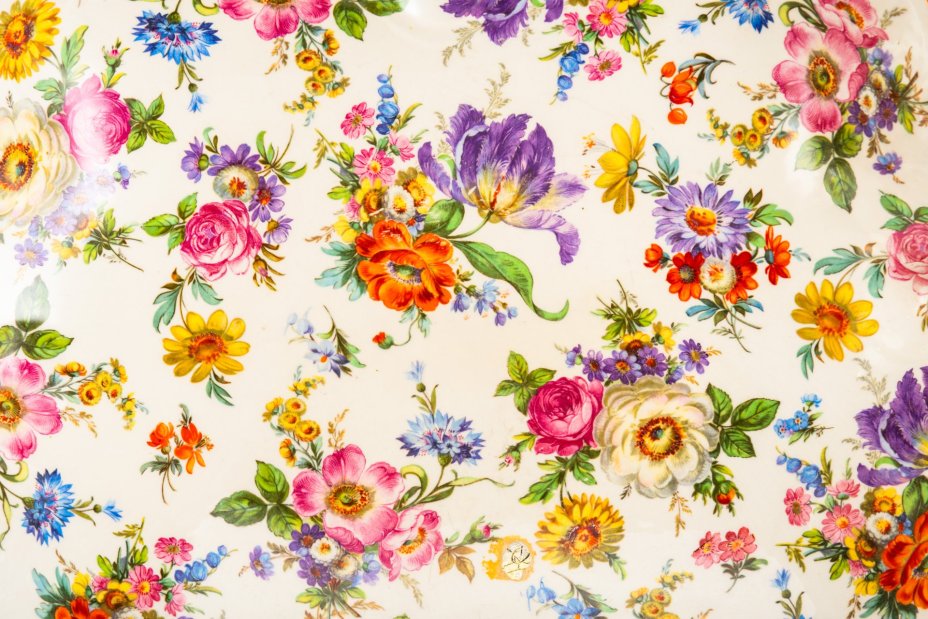 Блюдо большое, украшенное изображением букетов цветов, Boch Freres Keraluх, фаянс, деколь, золочение, Бельгия, 1950-1970 гг.