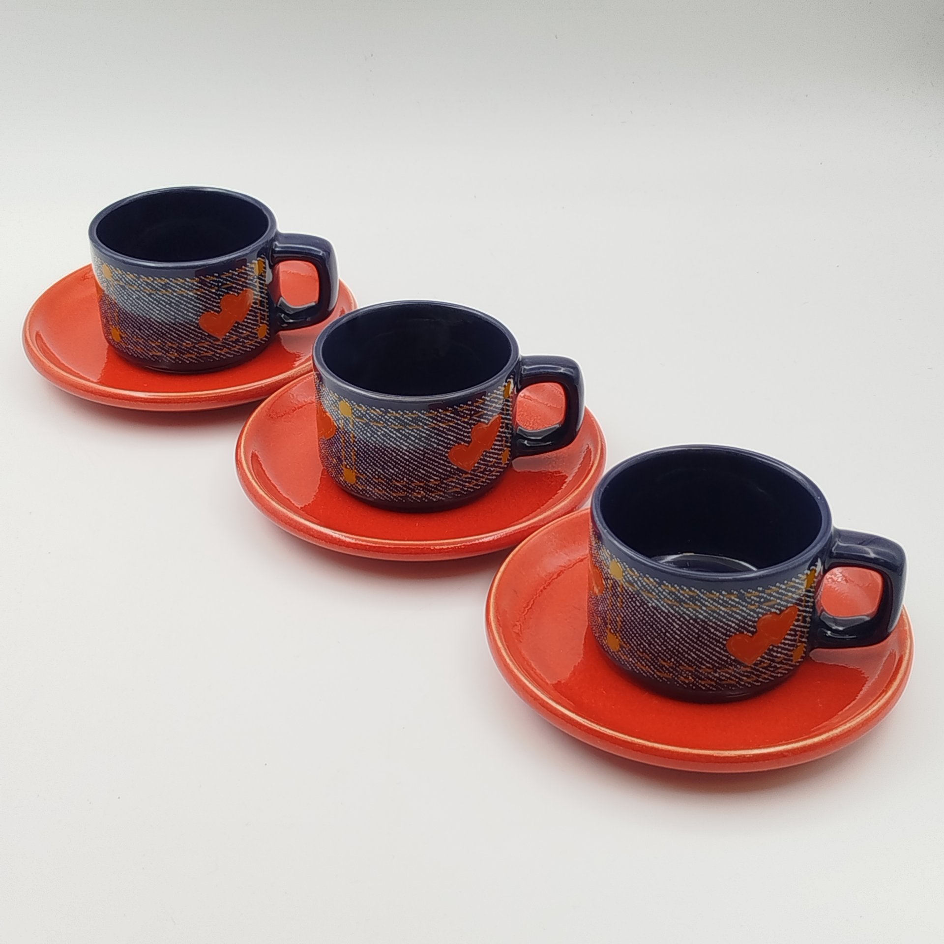 Набор из 3-х кофейных пар с декором в виде сердец, керамика, деколь, KIL, Югославия, 1980-1990 гг.