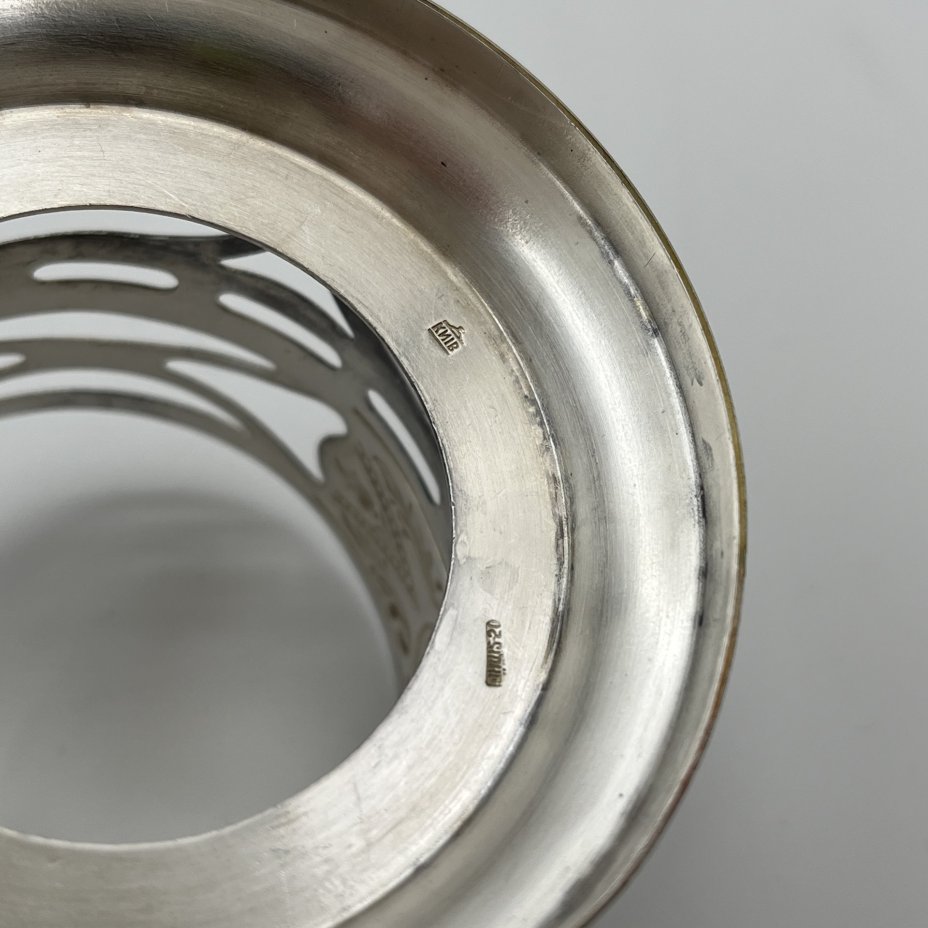 Подстаканник в стиле Модерн, мНЦ (медь-никель-цинк), Киевский завод столовых приборов и посуды им. Дзержинского (ЗiД, ЗиД), СССР, 1950-1962 гг.