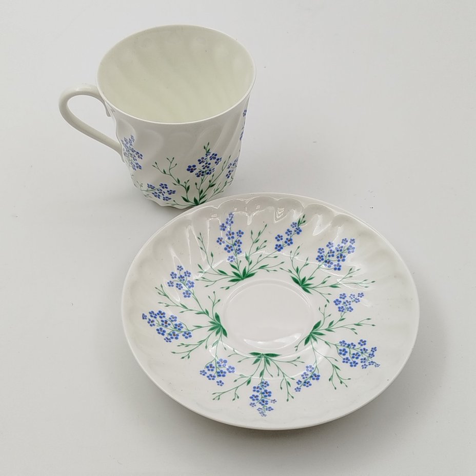 Пара чайная "На Нерли", автор рисунка Славина Н.П, автор формы "Ленинградский" Криммер Э.М.