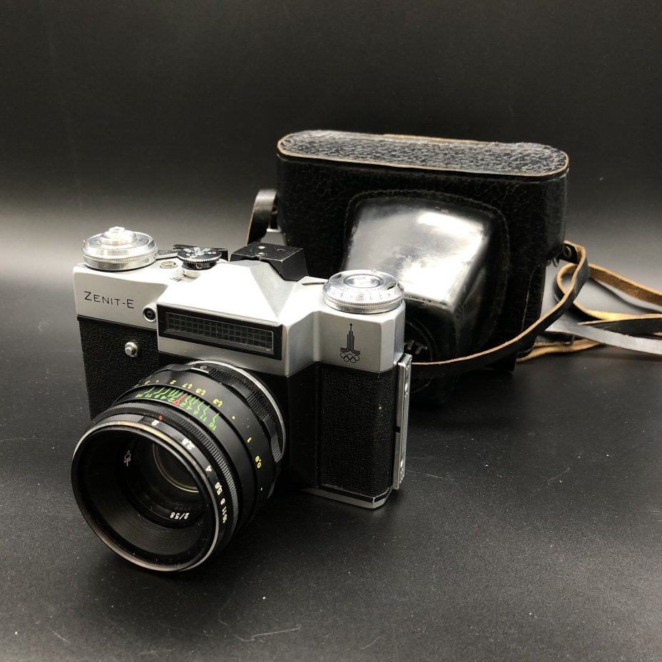 Фотоаппарат "Zenit-E" с олимпийской символикой в оригинальном кофре, Красногорский механический завод (КМЗ)