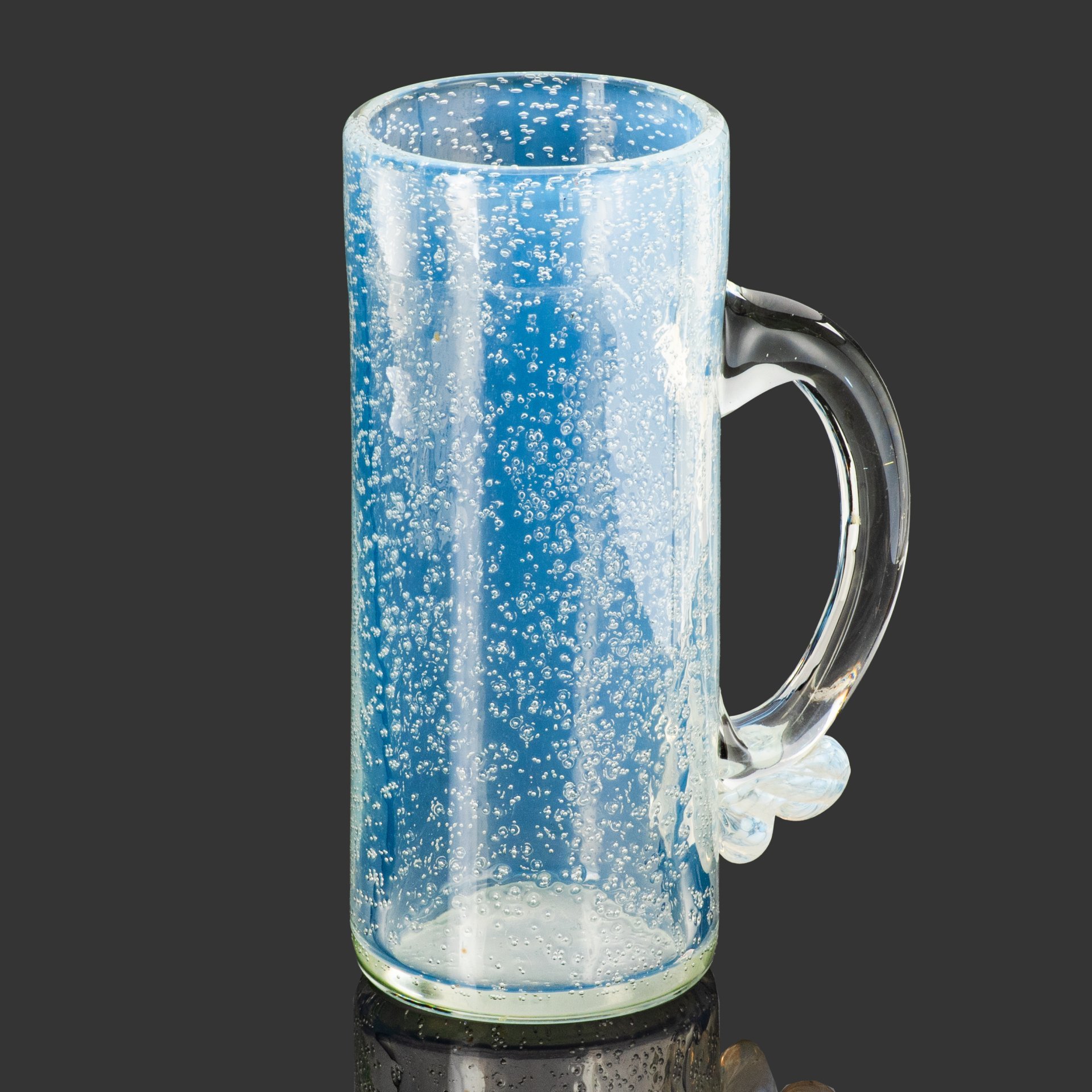 Кружка пивная большая из сульфидно-цинкового стекла, цветное стекло, гутная техника, Львовская керамико-скульптурная фабрика (ЛКСФ), СССР, 1970-1980 гг.