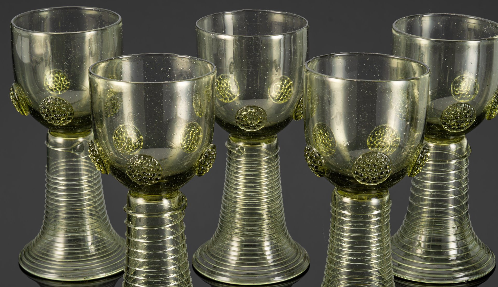 Набор бокалов-рёмеров для вина на 5 персон, стекло, выдувание, гутная техника, ручная работа, Европа, 1970-2000 гг.