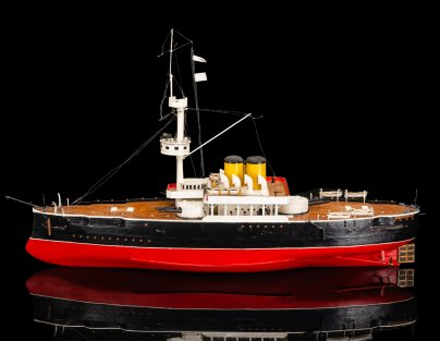 Модель эскадренного броненосца "Георгий Победоносец" в масштабе 1:100