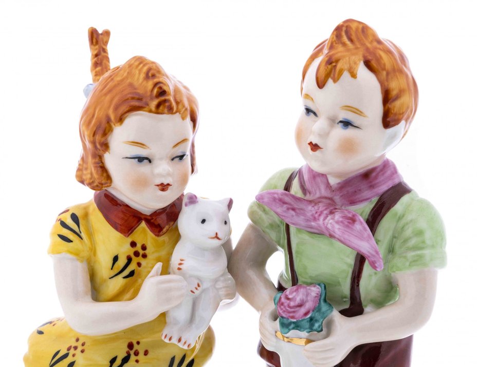 Статуэтка "Дети", фарфор, роспись, мануфактура "Neundorf", Германия, 1960-1990 гг., Neundorf