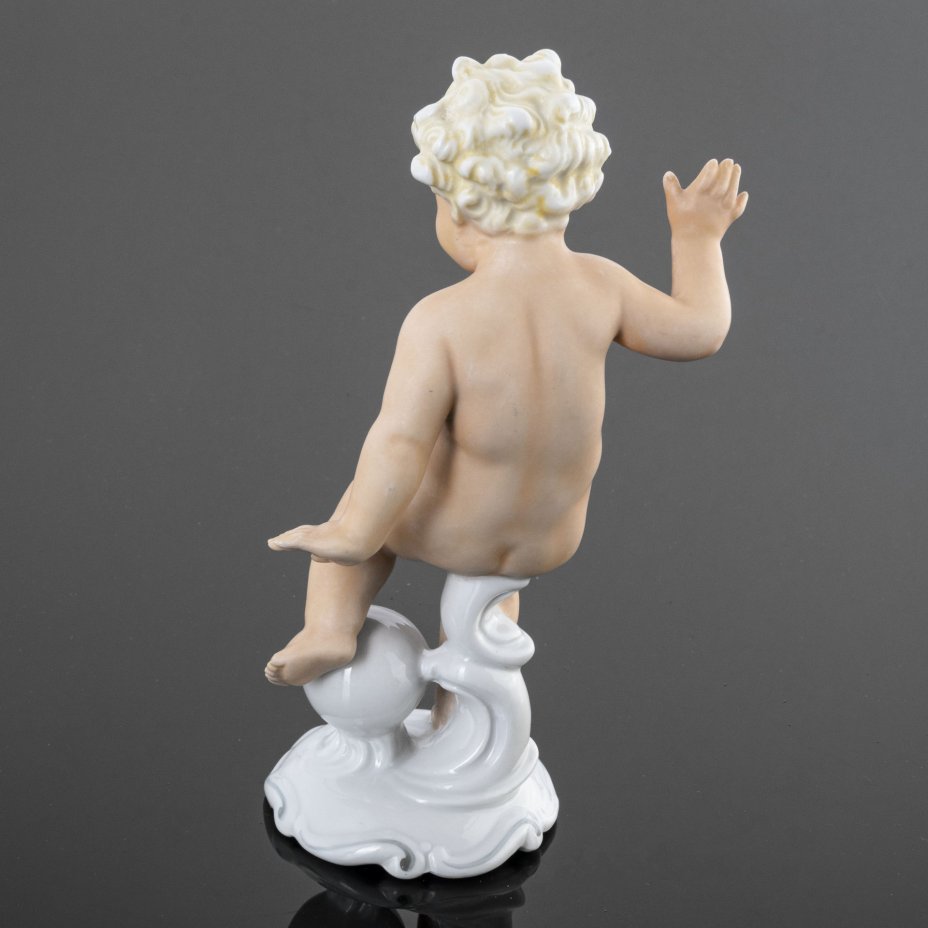 Статуэтка "Путти с мячом", Schaubach-Kunst