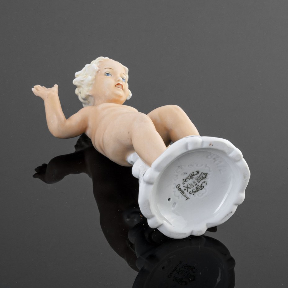 Статуэтка "Путти с мячом", Schaubach-Kunst