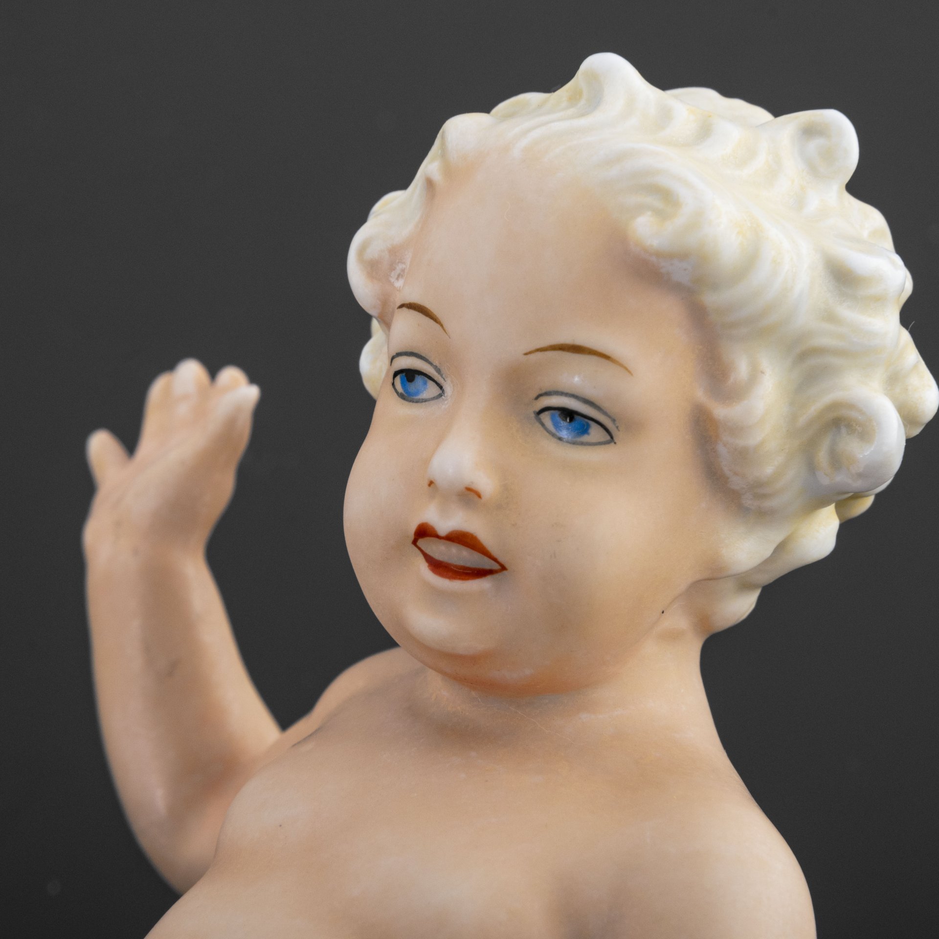 Статуэтка "Путти с мячом", Schaubach-Kunst