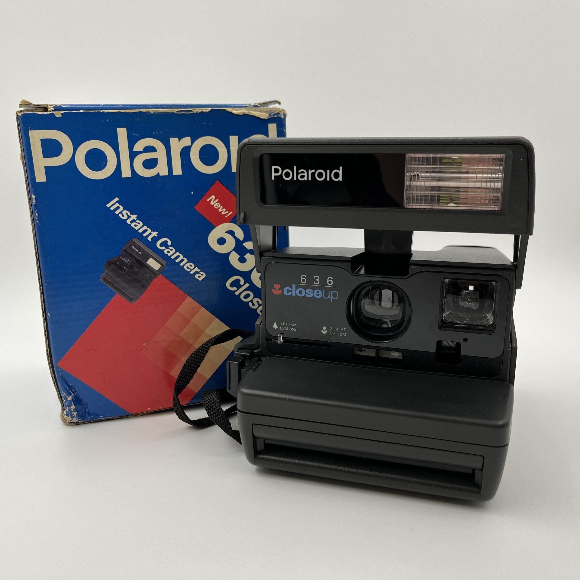 Фотоаппарат мгновенной печати "Polaroid 636 Close Up" в оригинальной коробке, пластик, картон, Polaroid, Великобритания, 1990-1994 гг.