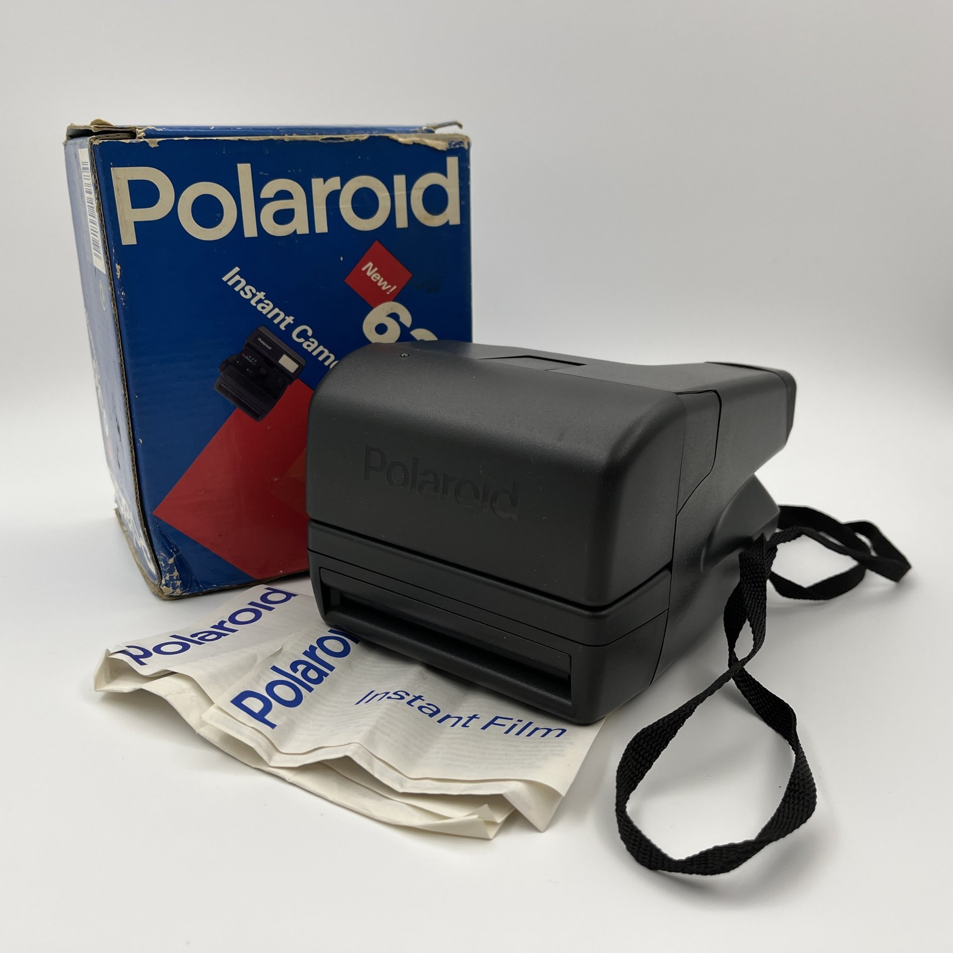 Фотоаппарат мгновенной печати "Polaroid 636 Close Up" в оригинальной коробке, пластик, картон, Polaroid, Великобритания, 1990-1994 гг.
